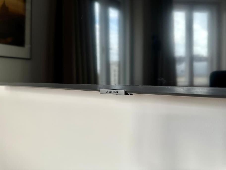 Premium Apartment By Hi - Central 2 Bedroom - Best View Budapesta Exterior foto