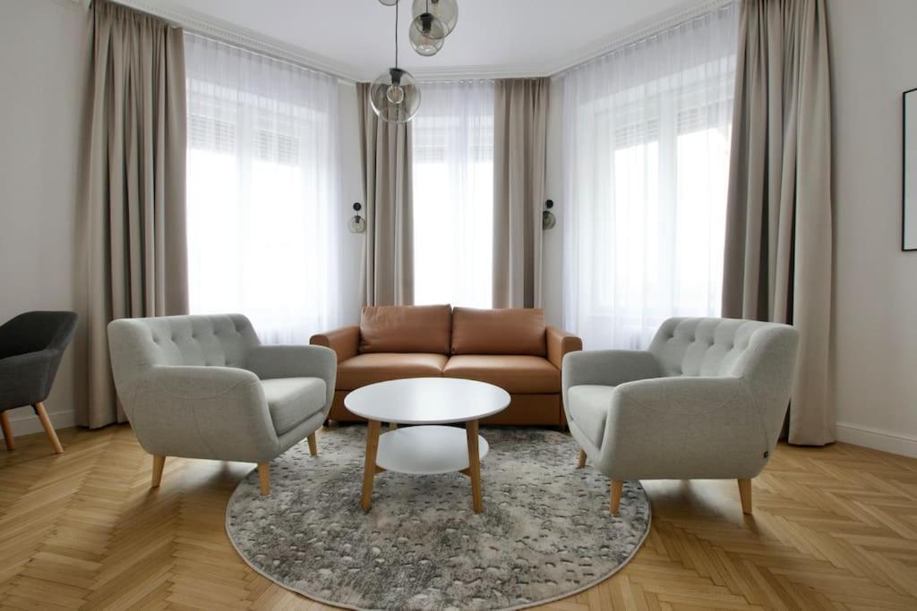 Premium Apartment By Hi - Central 2 Bedroom - Best View Budapesta Exterior foto