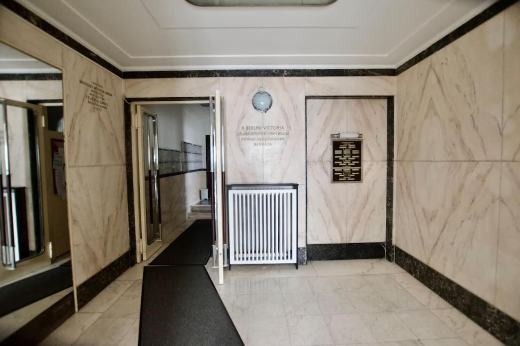 Premium Apartment By Hi - Central 2 Bedroom - Best View Budapesta Exterior foto