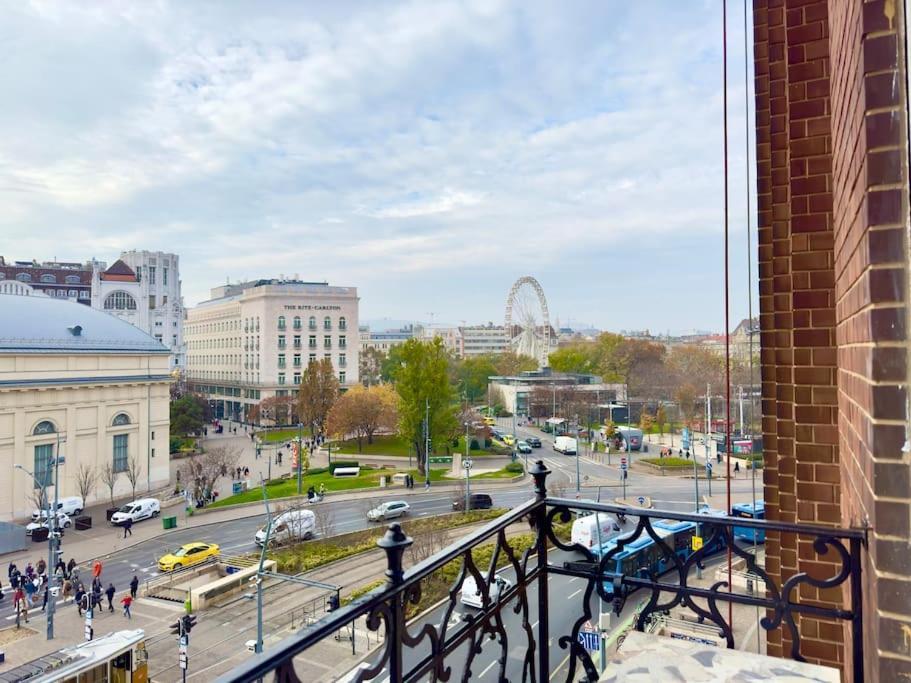 Premium Apartment By Hi - Central 2 Bedroom - Best View Budapesta Exterior foto