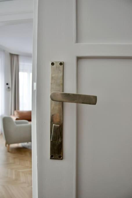 Premium Apartment By Hi - Central 2 Bedroom - Best View Budapesta Exterior foto