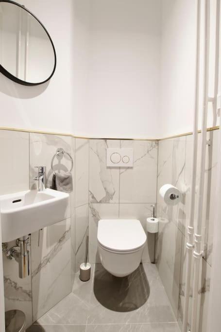Premium Apartment By Hi - Central 2 Bedroom - Best View Budapesta Exterior foto